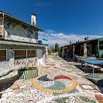 1 A La Maison Mosaic