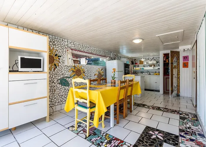 Semesterbostad 1 A La Maison Mosaic Gaillan-en-Médoc